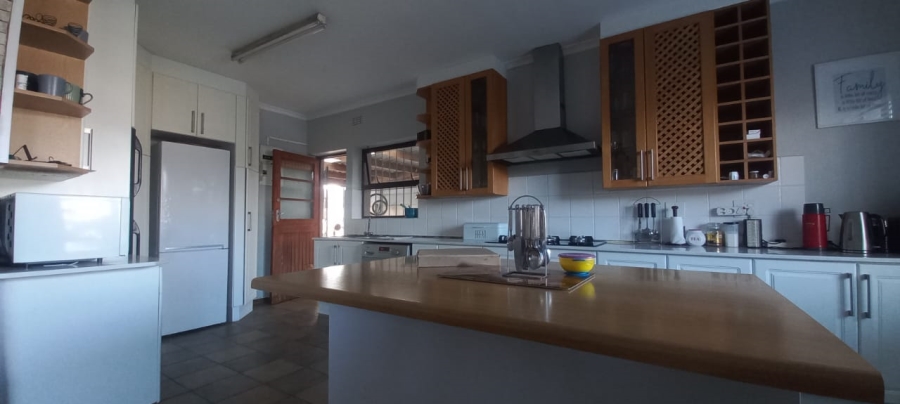 5 Bedroom Property for Sale in Wetton Western Cape